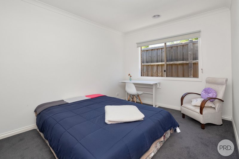 Photo - 2/24 Olympic Avenue, Mount Clear VIC 3350 - Image 6