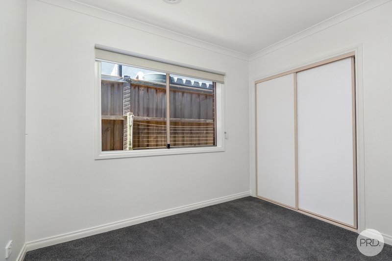 Photo - 2/24 Olympic Avenue, Mount Clear VIC 3350 - Image 7