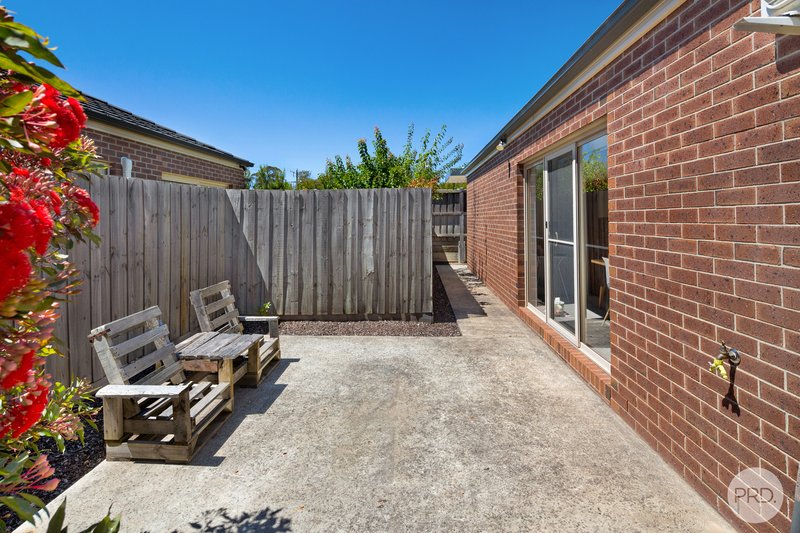 Photo - 2/24 Olympic Avenue, Mount Clear VIC 3350 - Image 10