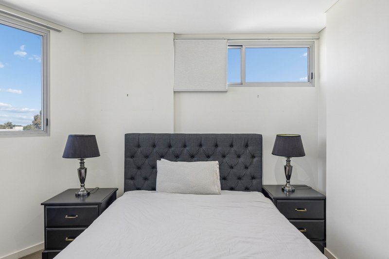 Photo - 22/4 Peace Lane, Parramatta NSW 2150 - Image 2