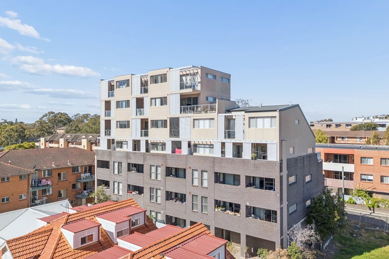 Photo - 22/4 Peace Lane, Parramatta NSW 2150 - Image 5