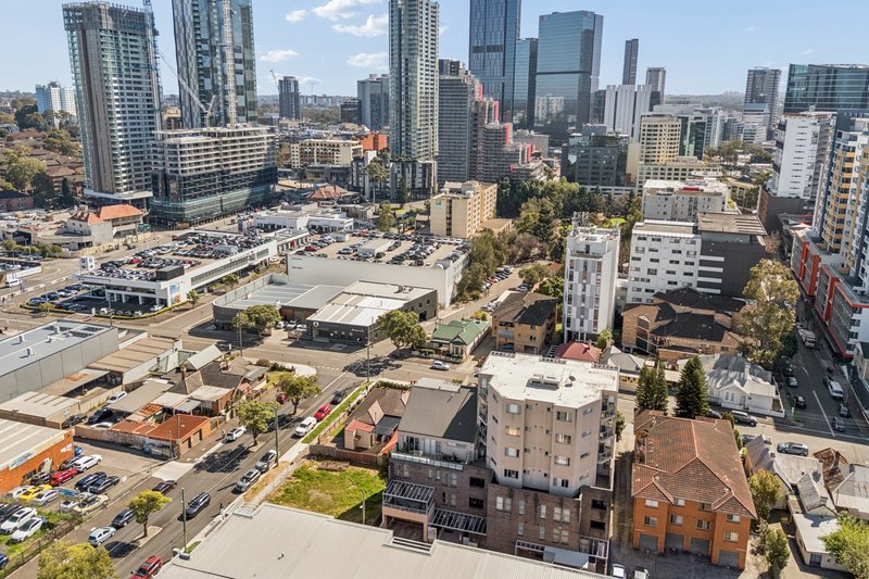 Photo - 22/4 Peace Lane, Parramatta NSW 2150 - Image 6