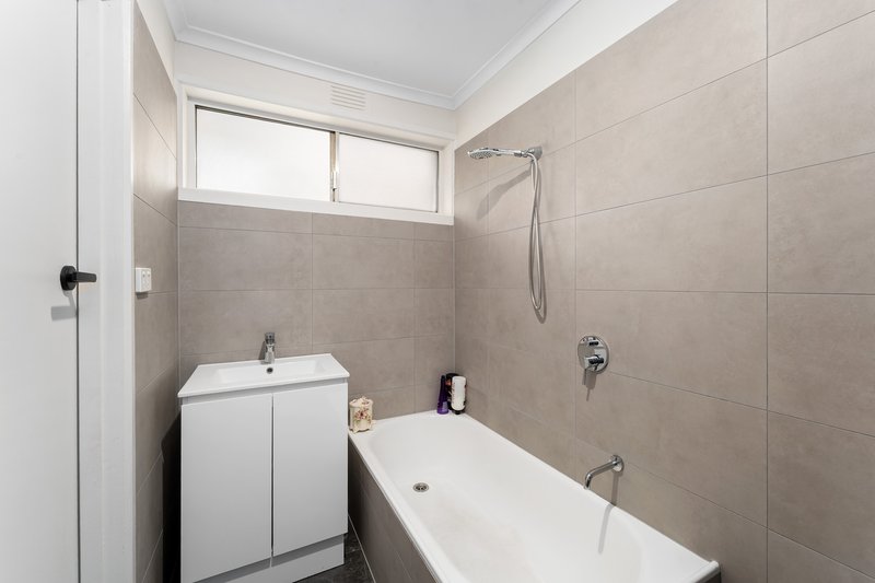 Photo - 2/24 Pell Street, Bentleigh East VIC 3165 - Image 4