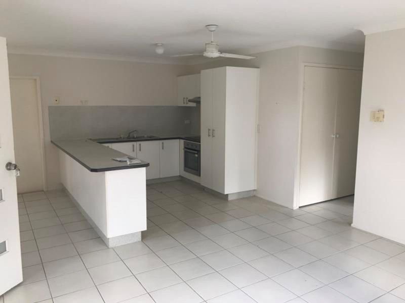 Photo - 2/24 Price Avenue, Kawana QLD 4701 - Image 2