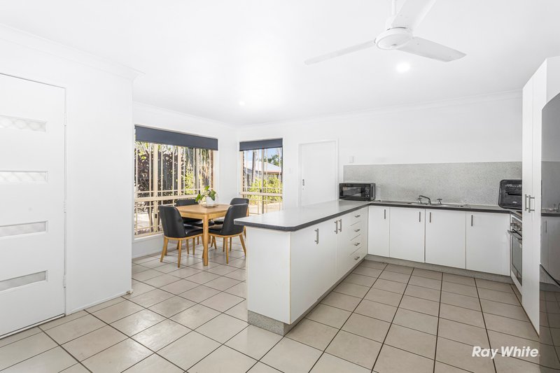 Photo - 2/24 Price Avenue, Kawana QLD 4701 - Image 3