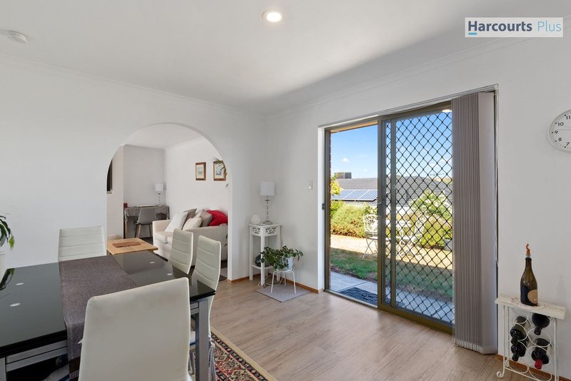 Photo - 2/24 Quinvale Road, Hallett Cove SA 5158 - Image 6