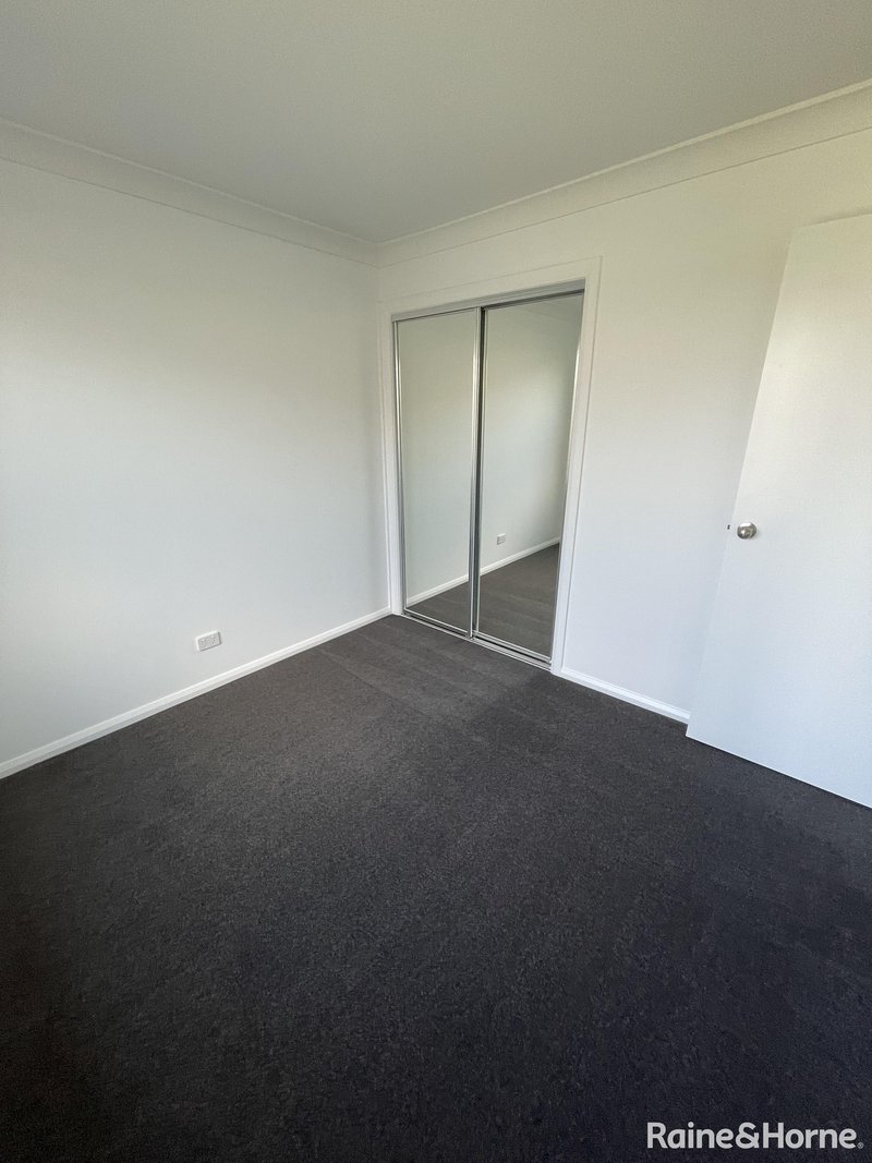 Photo - 2/24 Rodgers Road, West Tamworth NSW 2340 - Image 3