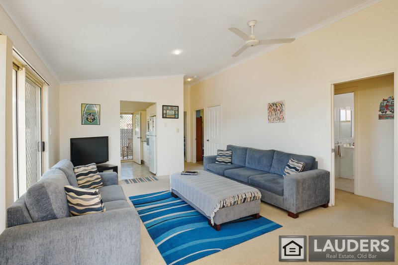 Photo - 2/24 Sheppard Street, Old Bar NSW 2430 - Image 6