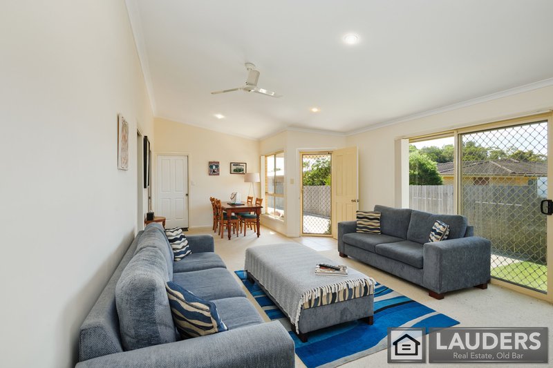 Photo - 2/24 Sheppard Street, Old Bar NSW 2430 - Image 9