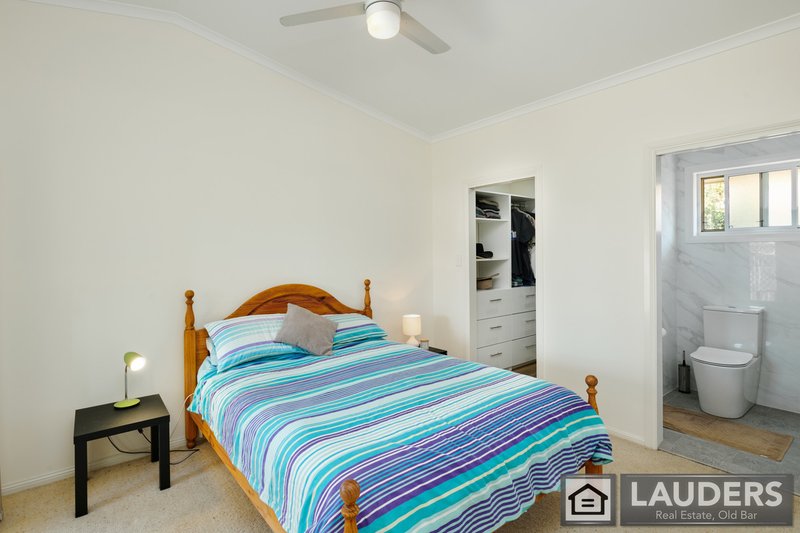 Photo - 2/24 Sheppard Street, Old Bar NSW 2430 - Image 10