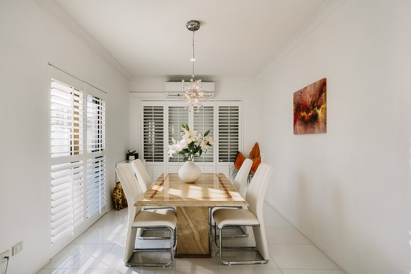 Photo - 2/24 Wagtail Court, Burleigh Waters QLD 4220 - Image 11