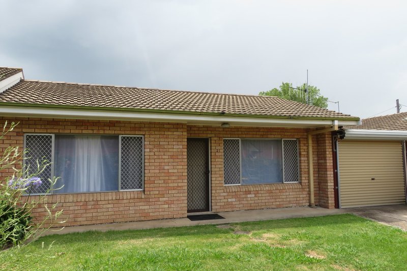 2/240 Russell Street, Bathurst NSW 2795