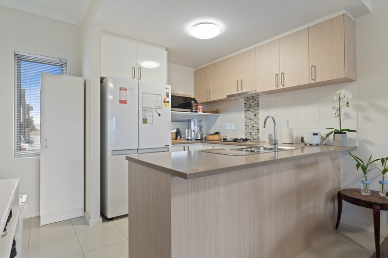 Photo - 22/41 Amazon Drive, Baldivis WA 6171 - Image 6