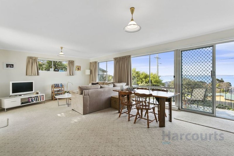 Photo - 2/241A Roslyn Ave , Blackmans Bay TAS 7052 - Image 2