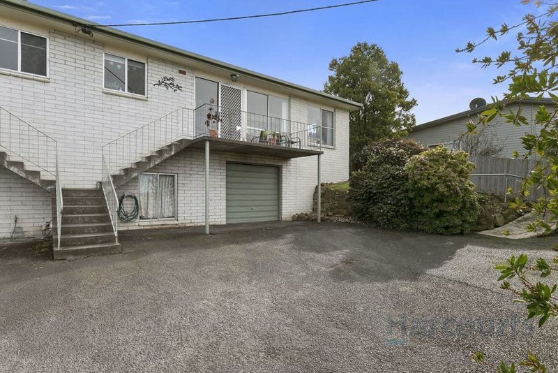 Photo - 2/241A Roslyn Ave , Blackmans Bay TAS 7052 - Image 7