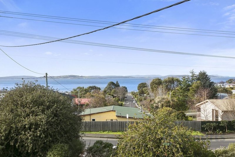 Photo - 2/241A Roslyn Ave , Blackmans Bay TAS 7052 - Image 11