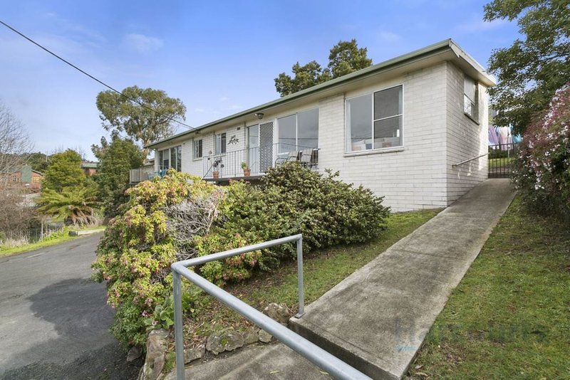 Photo - 2/241A Roslyn Ave , Blackmans Bay TAS 7052 - Image 14