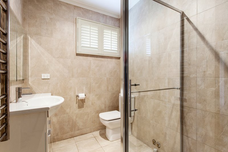 Photo - 2/242 Koornang Road, Carnegie VIC 3163 - Image 6