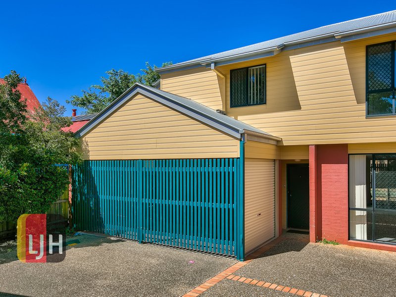 Photo - 2/242 Pickering Street, Gaythorne QLD 4051 - Image 1