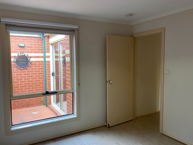 Photo - 2/243 Queen Street, Altona VIC 3018 - Image 7
