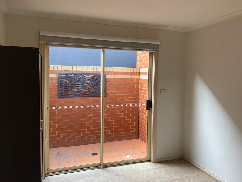 Photo - 2/243 Queen Street, Altona VIC 3018 - Image 8