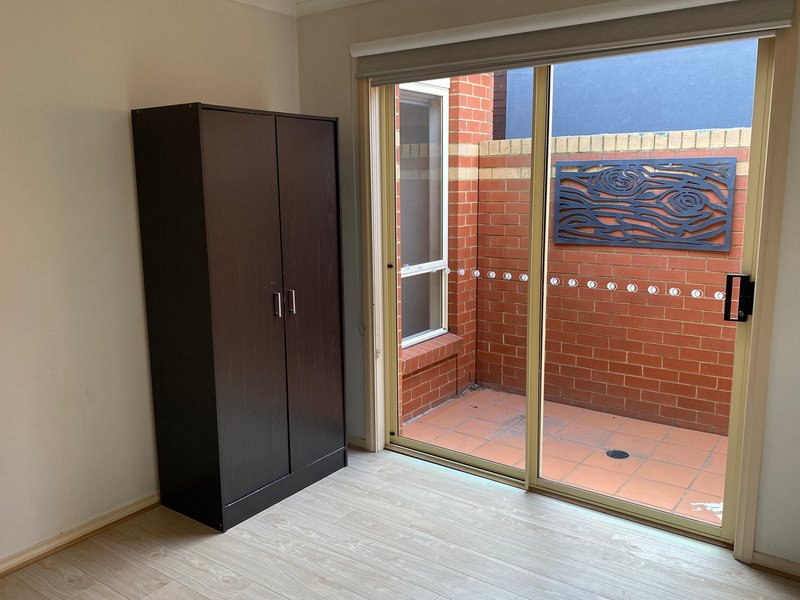 Photo - 2/243 Queen Street, Altona VIC 3018 - Image 9