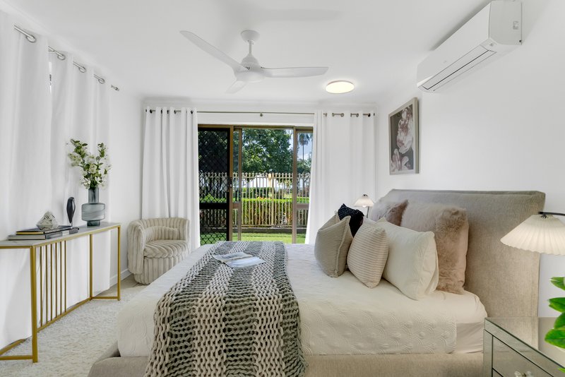 Photo - 2/249-255 Esplanade , Cairns North QLD 4870 - Image 13