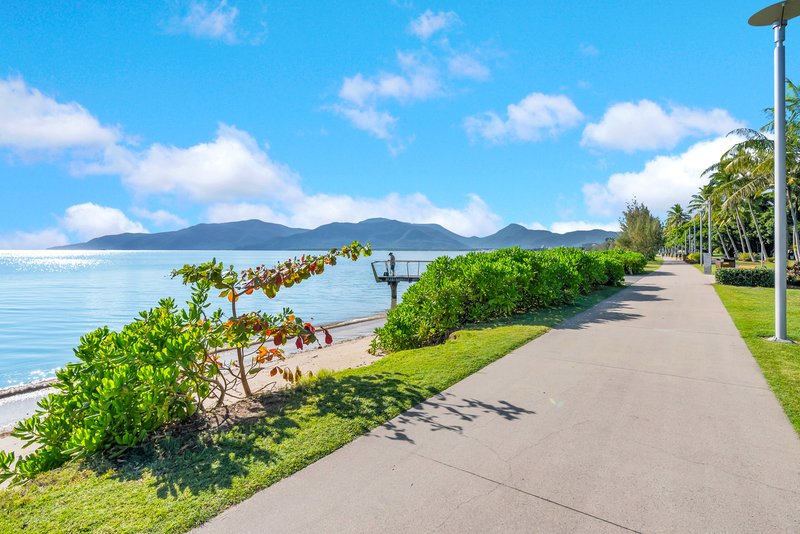 Photo - 2/249-255 Esplanade , Cairns North QLD 4870 - Image 31