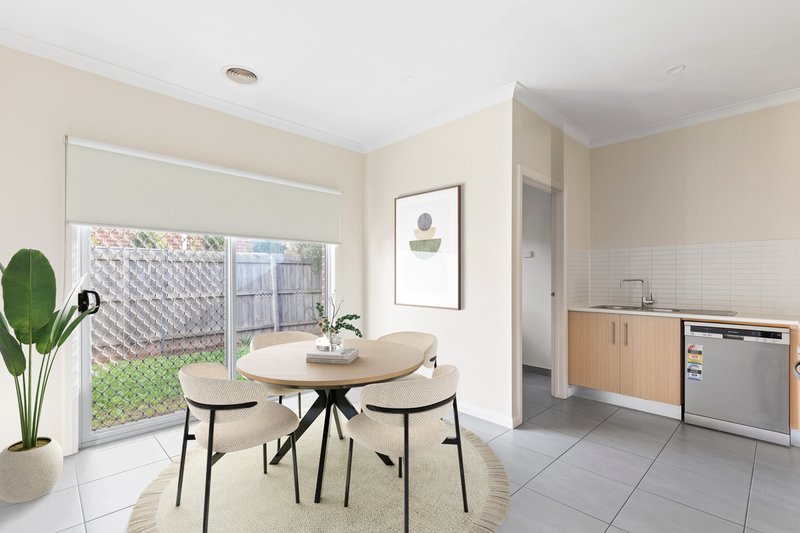 Photo - 2/249 Bethany Road, Tarneit VIC 3029 - Image 3