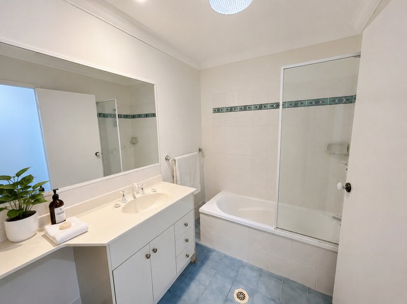 Photo - 2/249 Christine Avenue, Varsity Lakes QLD 4227 - Image 7