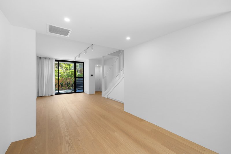 Photo - 2/25-27 Barry Street, Neutral Bay NSW 2089 - Image 3