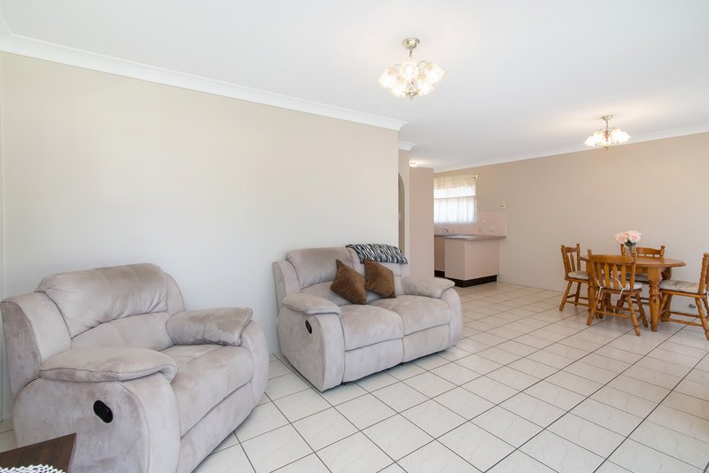 Photo - 2/25-27 Ocean View Road, Gorokan NSW 2263 - Image 2