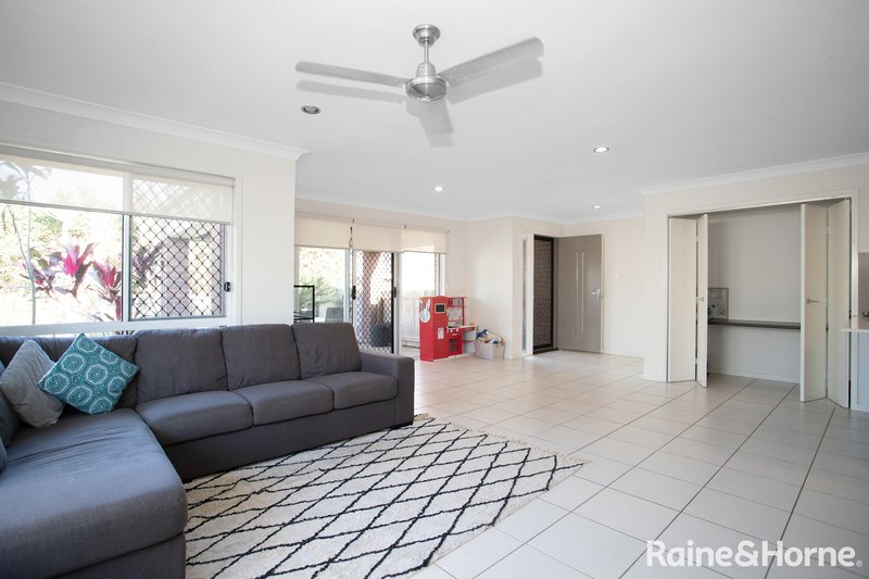 Photo - 2/25 Avalon Drive, Rural View QLD 4740 - Image 6