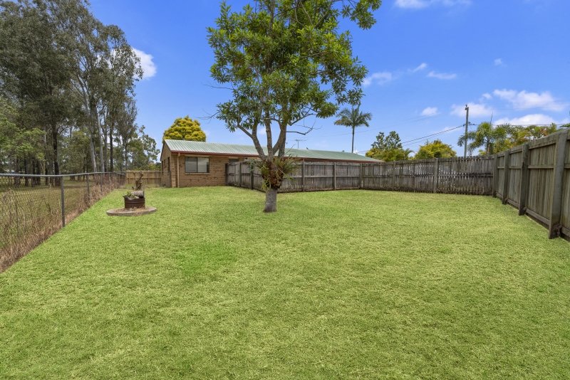 Photo - 2/25 Avocado Drive, Caboolture South QLD 4510 - Image 11