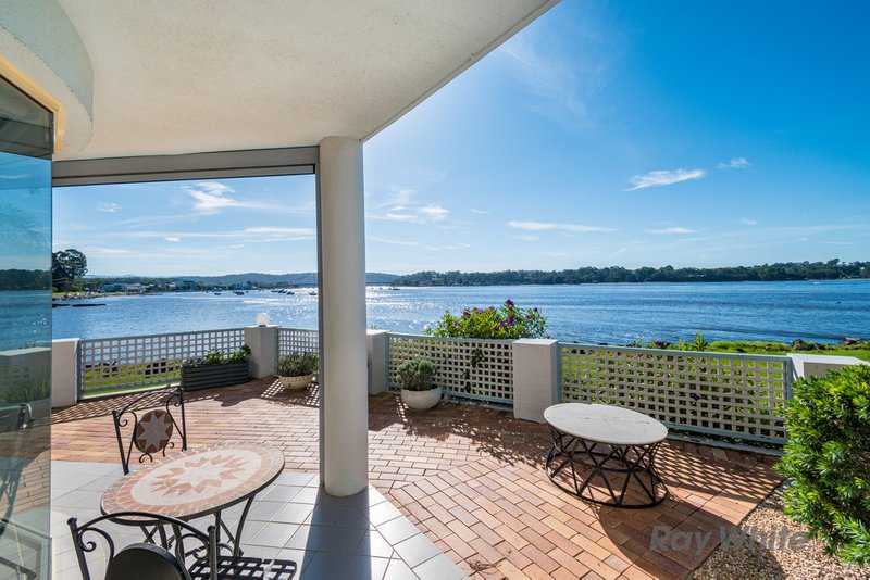 Photo - 2/25 Beach Road, Batemans Bay NSW 2536 - Image 2