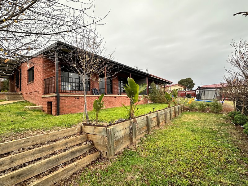 Photo - 2/25 Camphor Lane, Gundagai NSW 2722 - Image 3