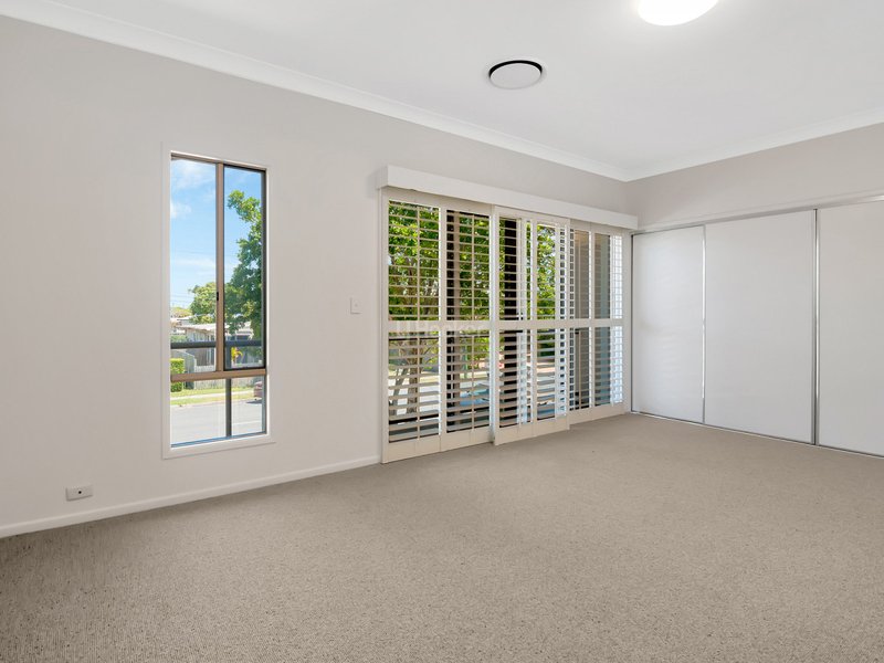 Photo - 2/25 Clark Street, Biggera Waters QLD 4216 - Image 10