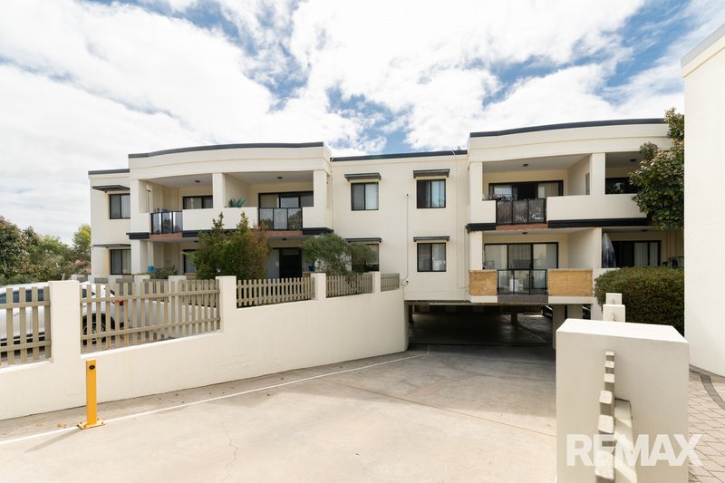 Photo - 22/5 Eastleigh Loop, Currambine WA 6028 - Image 1