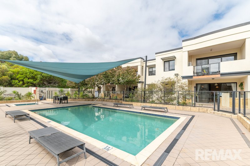 Photo - 22/5 Eastleigh Loop, Currambine WA 6028 - Image 2