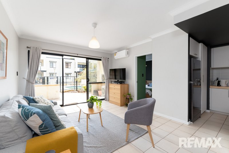 Photo - 22/5 Eastleigh Loop, Currambine WA 6028 - Image 6