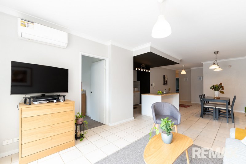 Photo - 22/5 Eastleigh Loop, Currambine WA 6028 - Image 7