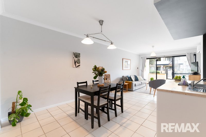 Photo - 22/5 Eastleigh Loop, Currambine WA 6028 - Image 8