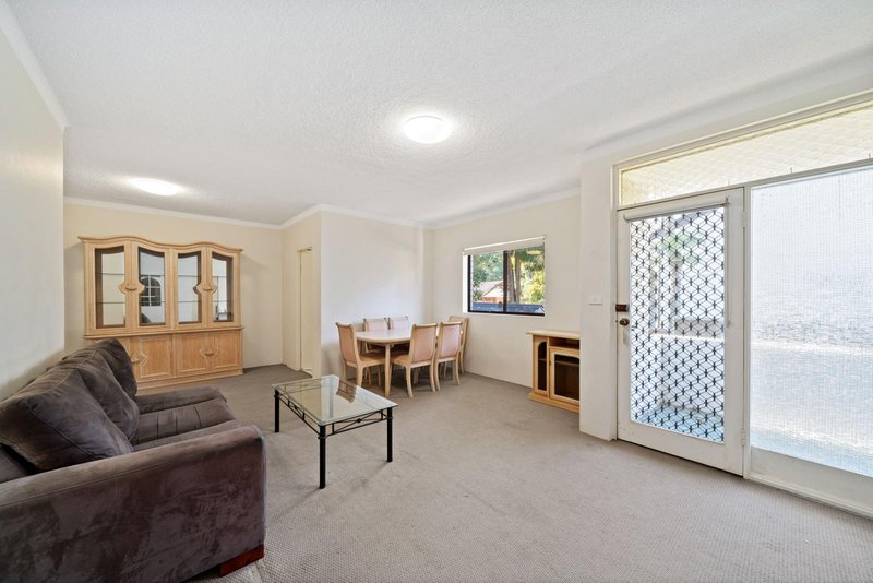 Photo - 2/2/5 Edwin Street, Regents Park NSW 2143 - Image 3