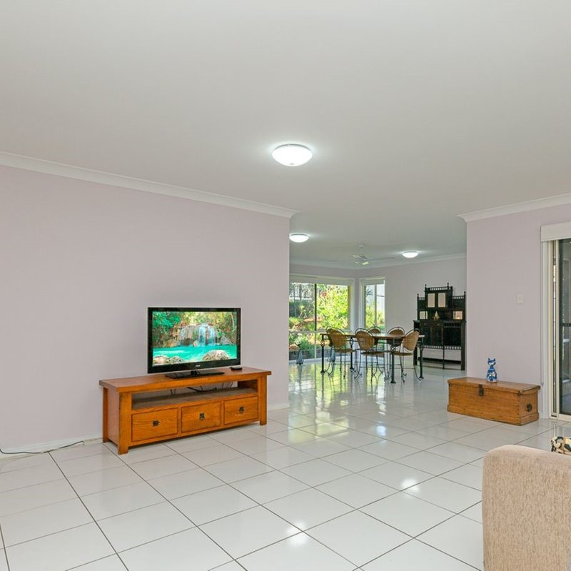 Photo - 225 Endeavour Drive, Banksia Beach QLD 4507 - Image 6