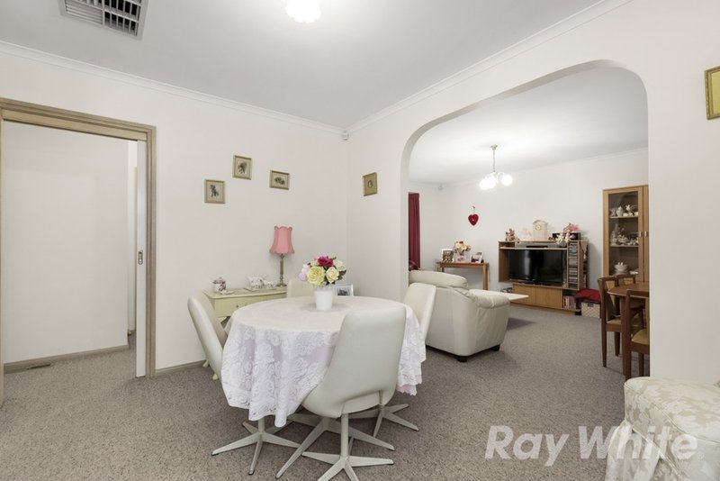 Photo - 2/25 Fernhill Street, Glen Waverley VIC 3150 - Image 3