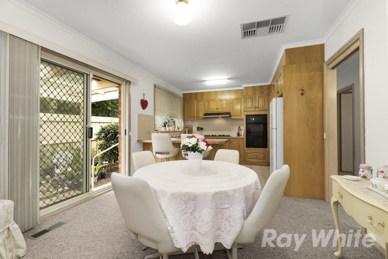 Photo - 2/25 Fernhill Street, Glen Waverley VIC 3150 - Image 4