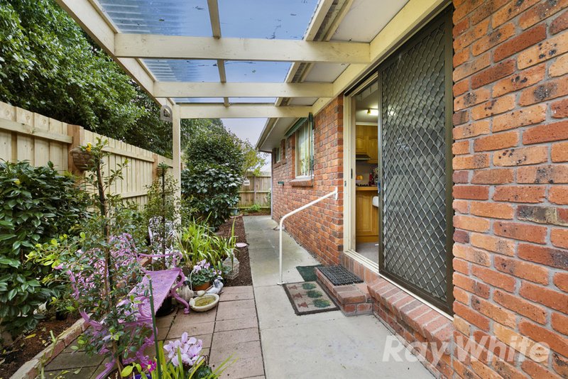 Photo - 2/25 Fernhill Street, Glen Waverley VIC 3150 - Image 9