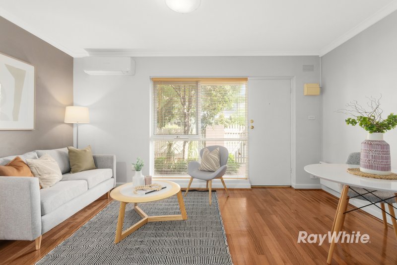 Photo - 2/25 Hobart Road, Murrumbeena VIC 3163 - Image 3