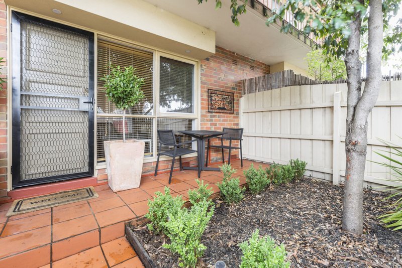 Photo - 2/25 Hobart Road, Murrumbeena VIC 3163 - Image 4