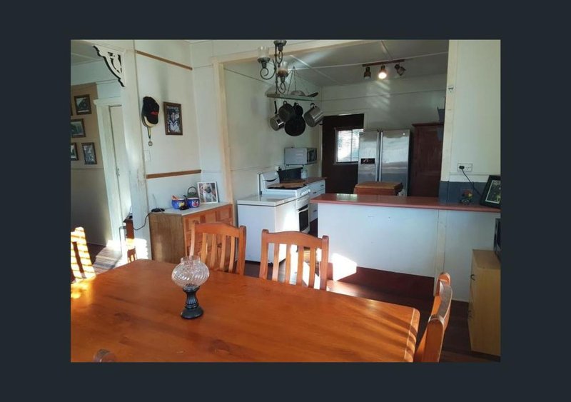 Photo - 225 Ireland Street, Oonoonba QLD 4811 - Image 2